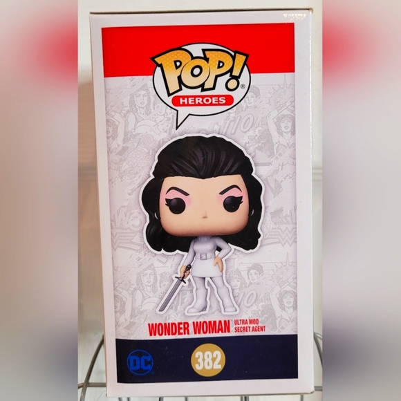 New Funko Pop! DC Heroes Wonder Woman Secret Agent #382 - Picture 4 of 7